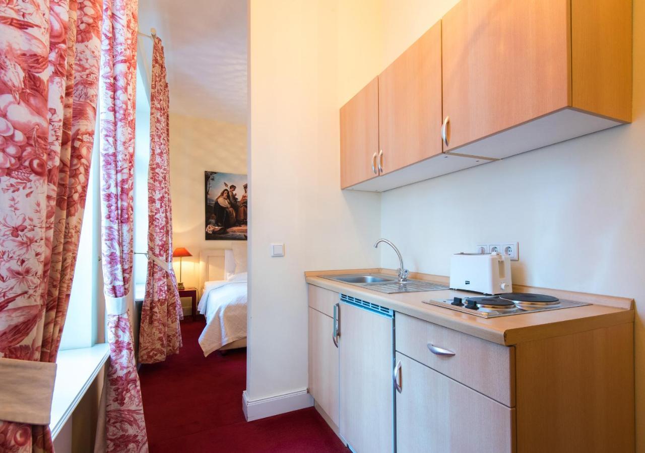 Dirazi Guesthouse & Apartments Gmbh 프랑크푸르트 외부 사진