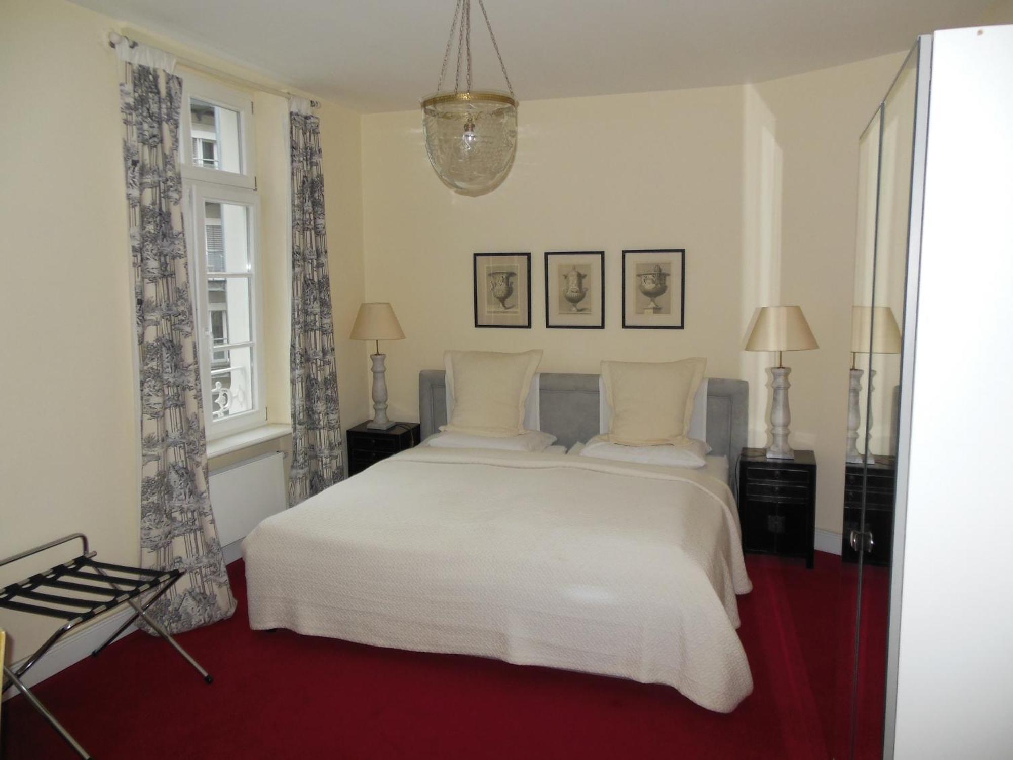 Dirazi Guesthouse & Apartments Gmbh 프랑크푸르트 외부 사진